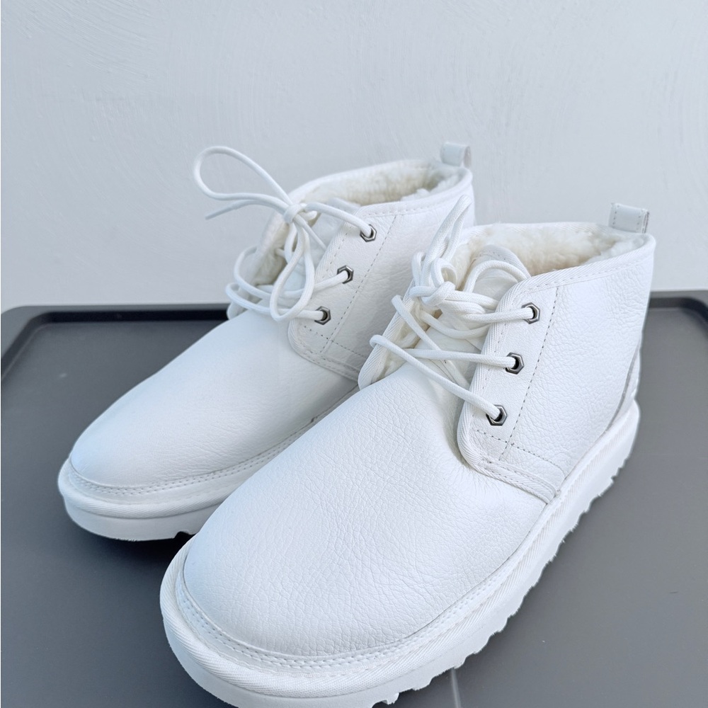 UGG Neumel Leather Chukka Boots UGGplush Wool Men's Size 10 White New W/O Box